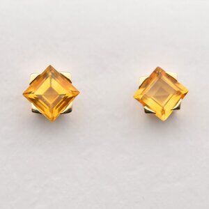 Citrine Solitaire Stud Earrings in 14K Yellow Gold